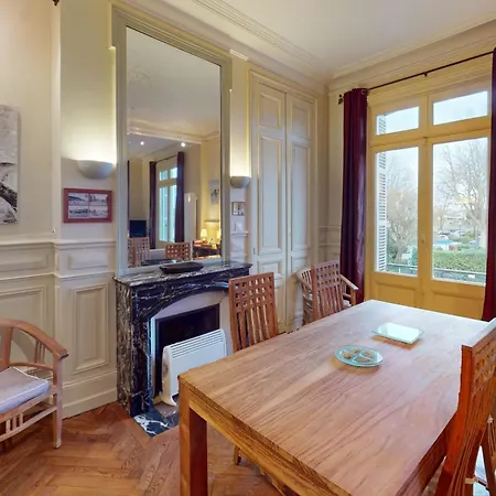 Apartment Lavant Port Stunning View Of Honfleurs Outer Harbor 65 M 4 Guest