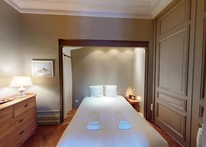 L'avant Port Stunning View Of Honfleur's Outer Harbor 53 M 4 Guest